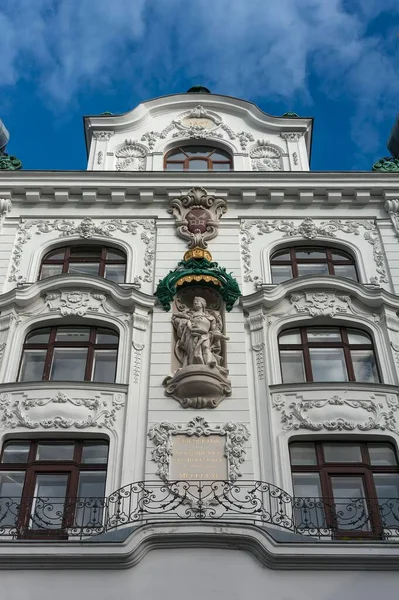 旧デパートOrendiは 1897年に新ウィーンルネッサンスとネオバロック様式で建てられ 皇帝フリードリヒ3世の像 Lugeck ウィーン オーストリア ヨーロッパ — ストック写真