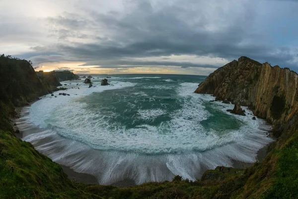 Playa Del Silencio Oblačná Atmosféra Biskajský Záliv Asturias Španělsko Evropa — Stock fotografie