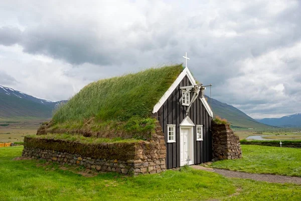 Igreja Relva Saurbaejarkirkja Saurbaer Costa Oeste Islândia Europa — Fotografia de Stock