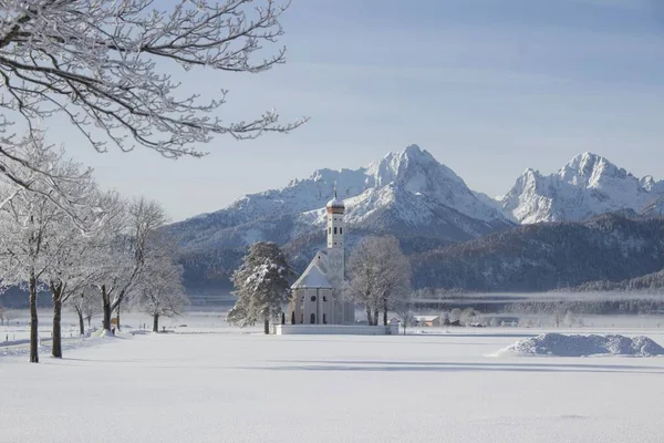 Coloman Church Front Snowy Mountains Winter Schwangau Bavaria Germany Europe — Fotografia de Stock