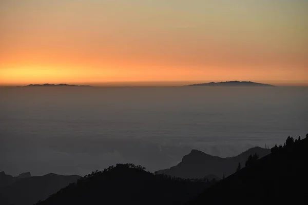 Вид Вулкана Самара Через Тено Пальму Облаках Закат Национальный Парк — стоковое фото