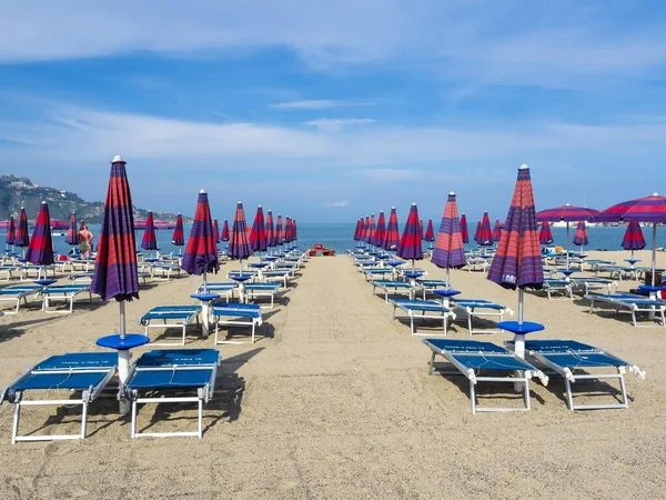 Предсезонные Закрытые Пляжи Джардини Наксос Таормина Сицилия Италия Европа — стоковое фото