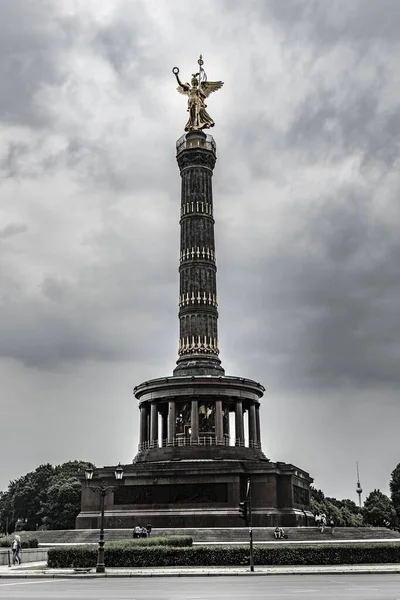 Coluna Vitória Grosser Stern Square Nuvens Chuva Berlim Tiergarten Berlim — Fotografia de Stock