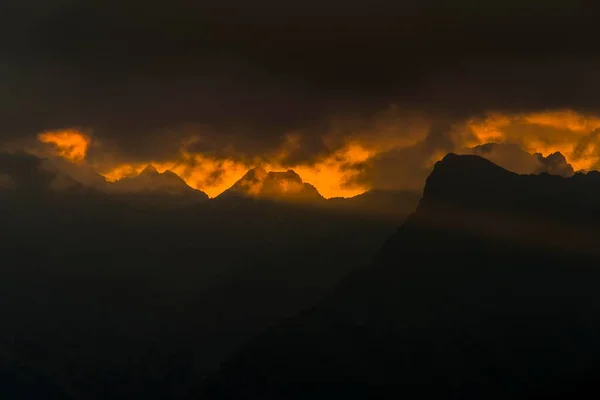 Las Nubes Dramáticas Montañas Lechtal Sunrise Elmen Lechtal Distrito Reutte — Foto de Stock