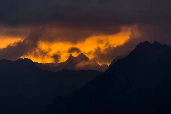 Dramatische Wolken Über Lechtaler Berge Sonnenaufgang Elmen Lechtal Bezirk Reutte — Stockfoto