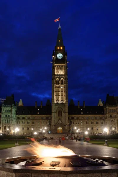 Parliament Symbolic Flame Centennial Flame Parliament Hill Night Scene Ottawa — Stock Photo, Image