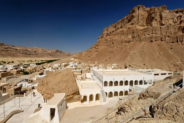 Grave site of the prophet Hud, pilgrimage site of Gabr Hud, Qabr Hud, Wadi Hadramaut, Yemen, Asia