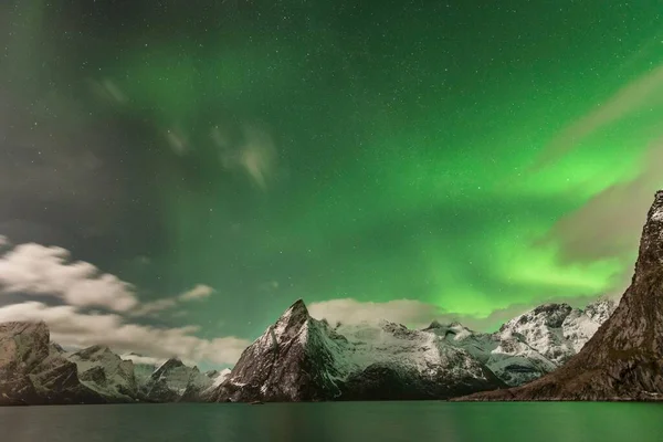 Northern Lights Aurora Borealis Bergen Hamnoy Hamnoy Reine Moskenesy Lofoten — Stockfoto