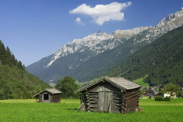 Cabin Barn Meadow Stubai Valley Tyrol Austria Europe — Zdjęcie stockowe
