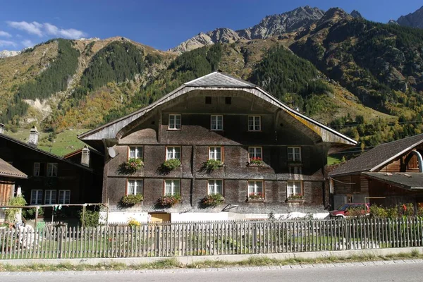 Traditional Bernese Houses Guttannen Uppermost Village Grimsel Pass Berne Switzerland — Stock Photo, Image