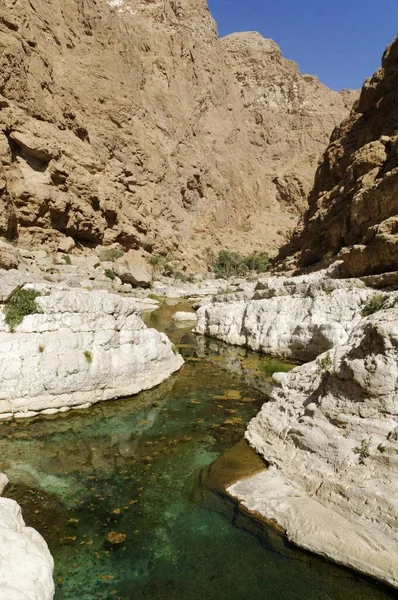 Clear Blue Water Canyon Wadi Shab Hajar Ash Sharqi Mountains — Stockfoto