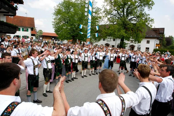 Dance Maypole Eurasburg Community Eurasburg District Bad Toelz Wolfratshausen Bavaria — ストック写真