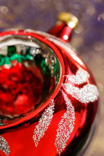 Κόκκινο Χριστουγεννιάτικο Στολίδι Μπάλα — Φωτογραφία Αρχείου
