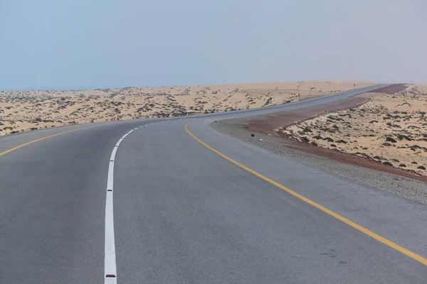 Estrada Omani Através Deserto Areia Dakhiliyah Omã Ásia — Fotografia de Stock