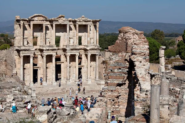 Mensen Bezoeken Bibliotheek Van Celsus Stad Efeze Bibliotheek Van Celsus — Stockfoto