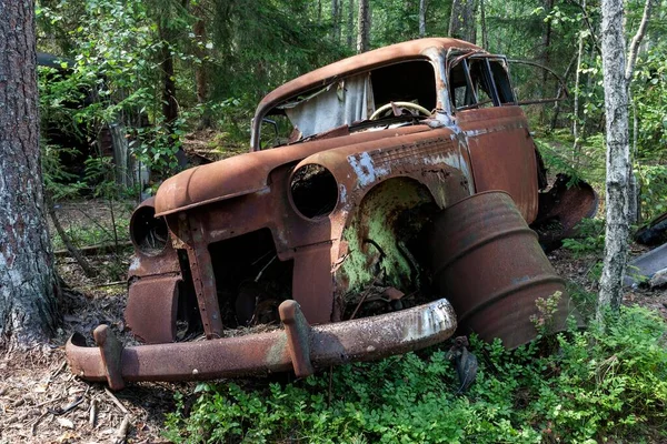 Junkyard Forest Junk Car 40S Ryd Smland Sweden Europe — Stockfoto