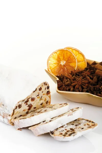 Butter Almond Christmas Stollen Christmas Plate Star Anise Dried Slices — ストック写真