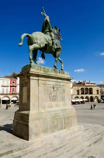 Equestrian Statue Francisco Pizarro Conqueror Peru Trujillo Extremadura Spain Europe — Stock fotografie