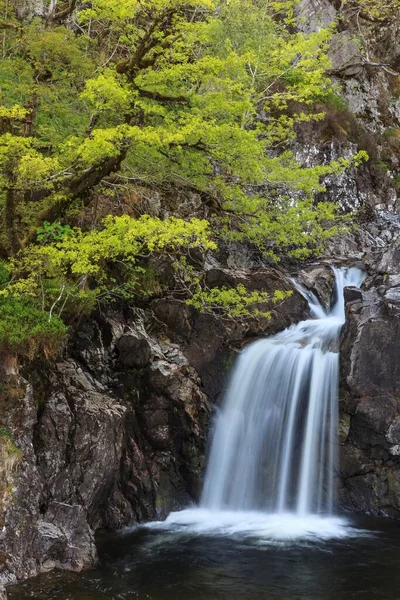 Водопад Лесу Драмнадрочит Шотландия Великобритания Европа — стоковое фото
