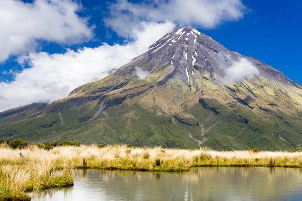 Mountain Lake Mount Taranaki Volcano Pouakai Range Egmont National Park — Foto de Stock