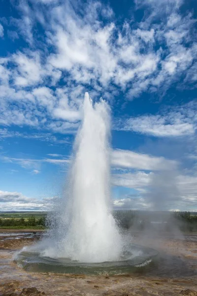 Geysir Strokkur Campo Geotérmico Haukadalur Região Sul Islândia Europa — Fotografia de Stock