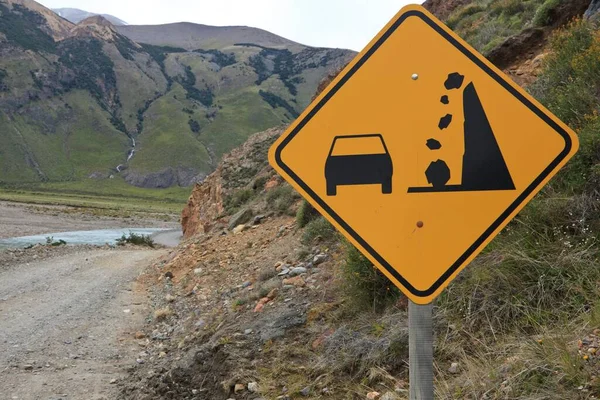 Road Sign Caution Falling Rocks Los Glaciares National Park Chalten — Stockfoto