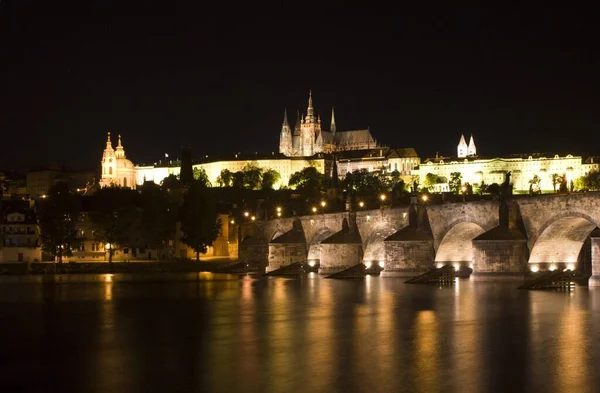 Charles Köprüsü Gece Prague Çek Cumhuriyeti Avrupa — Stok fotoğraf