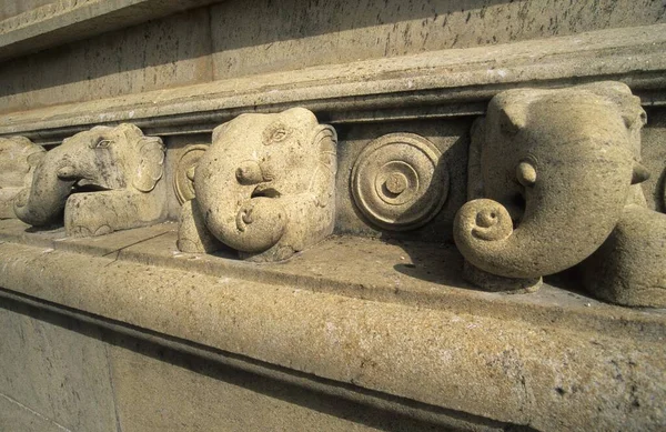 Relief Elephants Ruvanvelisaya Dagoba Unesco World Heritage Site Sri Lanka — Fotografia de Stock