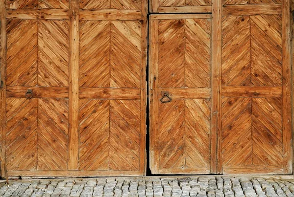 Old Weathered Wooded Barn Door — ストック写真