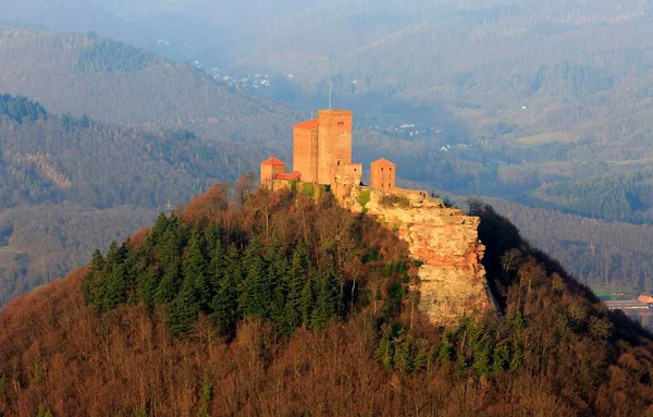 View Rehberg Tower Trifels Castle Autumn Annweiler Palatinate Forest Rhineland — Foto de Stock