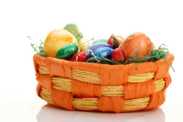 Easter Basket Chocolate Eggs Grass — Φωτογραφία Αρχείου
