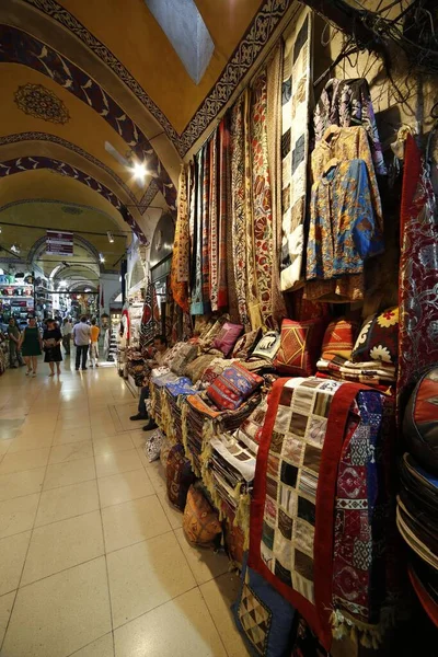 Istanbul Turkey May People Tourists Visit Shop Spice Bazaar May — Stok fotoğraf