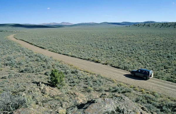 Vehicle Dirt Road Historic California Trail Goose Creek Valley Nevada — Zdjęcie stockowe