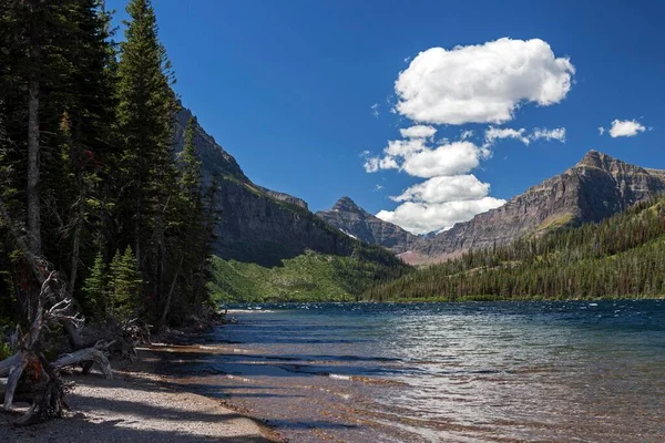 Two Medicine Lake Cloudy Sky Glacier National Park Montana Usa — Stockfoto