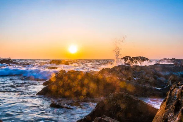 Rocky Coast Sea Surf Sunset Chaung Thar Beach Bay Bengal — Fotografia de Stock