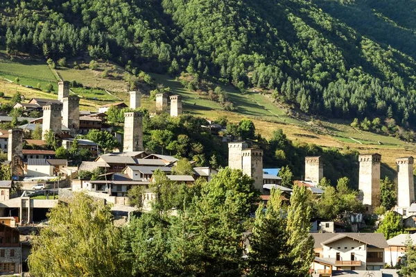 Torres Tradicionais Svanetian Vila Medieval Mestia Região Svaneti Geórgia Ásia — Fotografia de Stock
