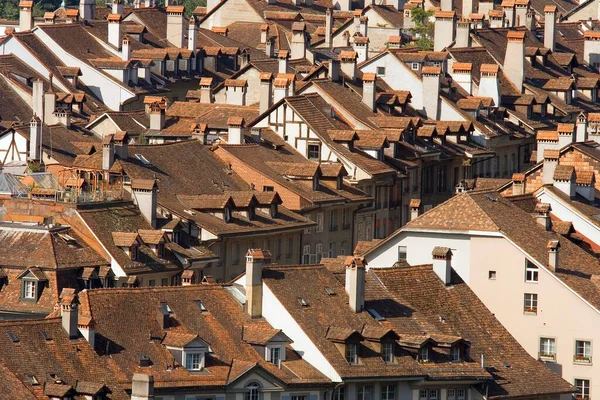 Stará Část Bernu Hlavního Města Švýcarska Nespočetnými Střechami Komíny — Stock fotografie