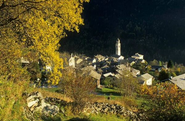 Aldeia Montanha Soglio Val Bregaglia Bergell Suíça Europa — Fotografia de Stock