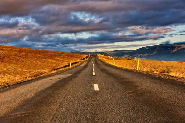 Eenzame Weg Wolken Hvanneyri Mosfellsb Eiland — Stockfoto