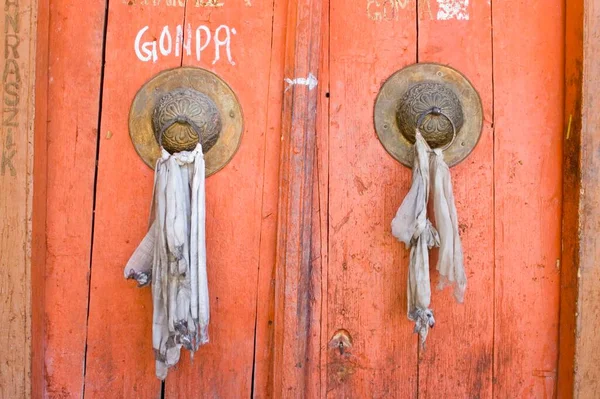 Деревянные Двери Буддийского Монастыря Лехе Ладакхе Индии Азии — стоковое фото
