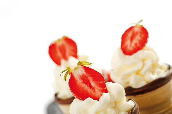 Strawberries Cream Wafer Cones — Zdjęcie stockowe