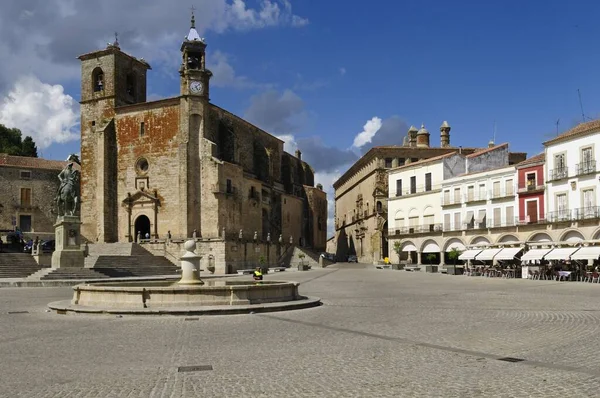 Plaza Mayor Con Iglesia San Martín Trujillo Extremadura España Europa — Foto de Stock