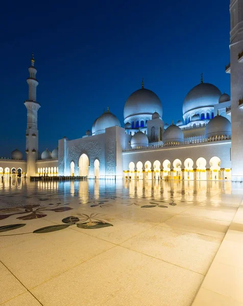 Cortile Della Moschea Sheikh Zayed Sheikh Zayed Grand Mosque Abu — Foto Stock