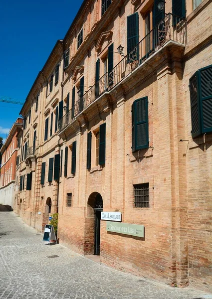 Het Huis Geboorteplaats Van Graaf Giacomo Leopardi Italiaanse Dichter Essayist — Stockfoto