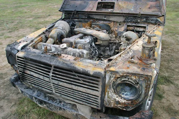 Burnt Out Engine Mercedes 4X4 Car — Stock fotografie
