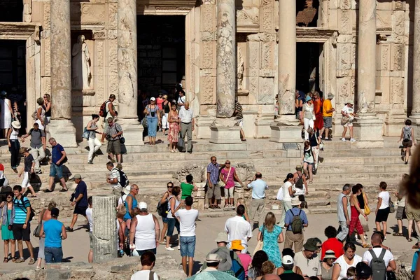 People Visit Library Celsus City Ephesus Library Celsus Ancient Building — Stok fotoğraf