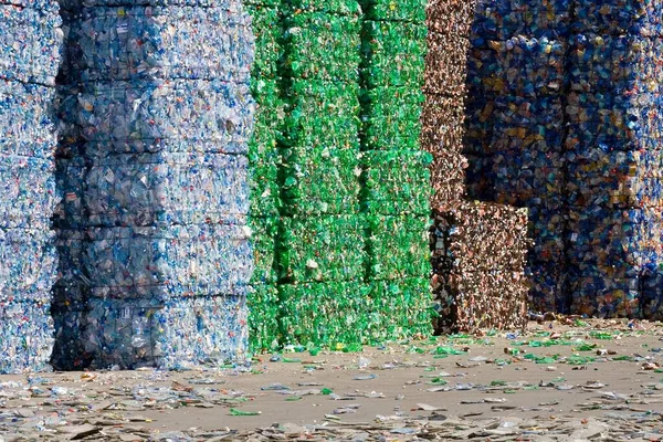 Plastic Bottles Sorted Colour Compressed Bales Ready Recycling — Stock Photo, Image