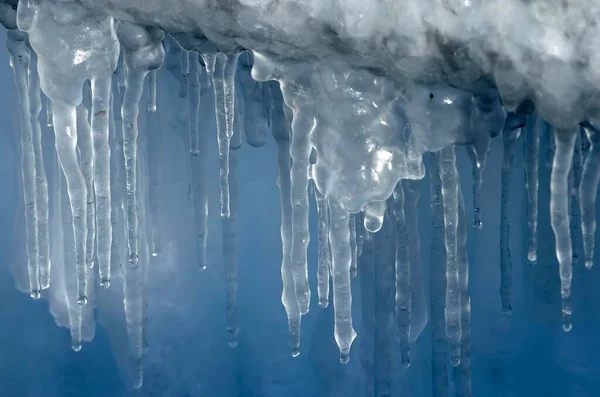 Close Icicles Roof — 스톡 사진