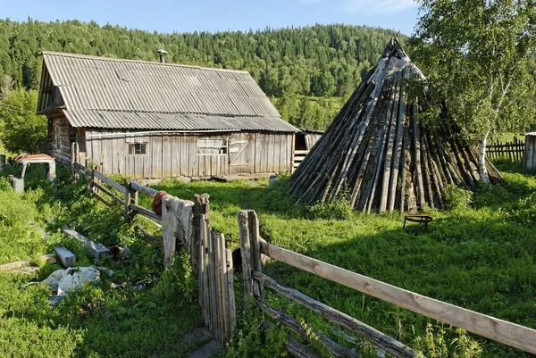 Ail Cabana Histórica Povo Altai Uma Fazenda Siberiana Anos Vale — Fotografia de Stock