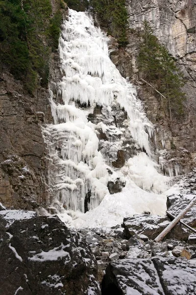 Заморожений Водоспад Крупним Планом — стокове фото